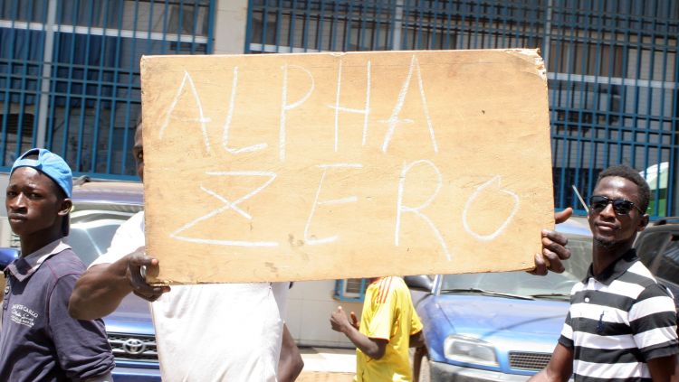صور.. احتجاجات فى غينيا بسبب استمرار غلق المدارس