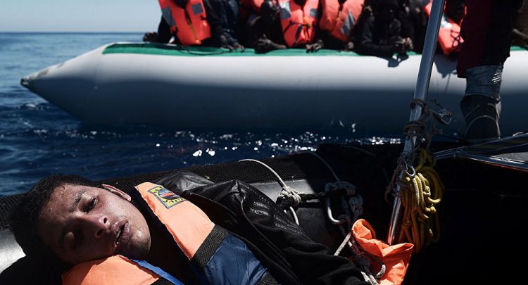 إنقاذ 121 مهاجرا غير شرعي قبالة السواحل الليبية