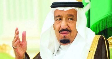عكاظ: الملك سلمان يعلق العمل بسعر الصرف للطلبة السعوديين المبتعثين فى الخارج