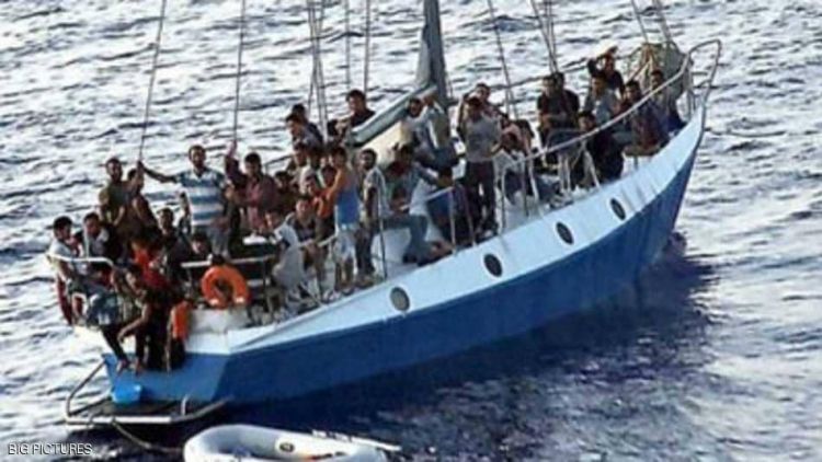 قتلى بغرق قارب مهاجرين قبالة اليونان