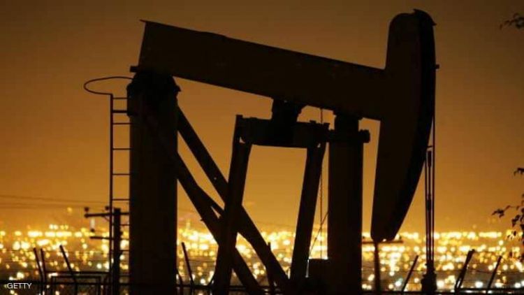 تراجع أسعار النفط ومخاوف من فائض في الأسواق