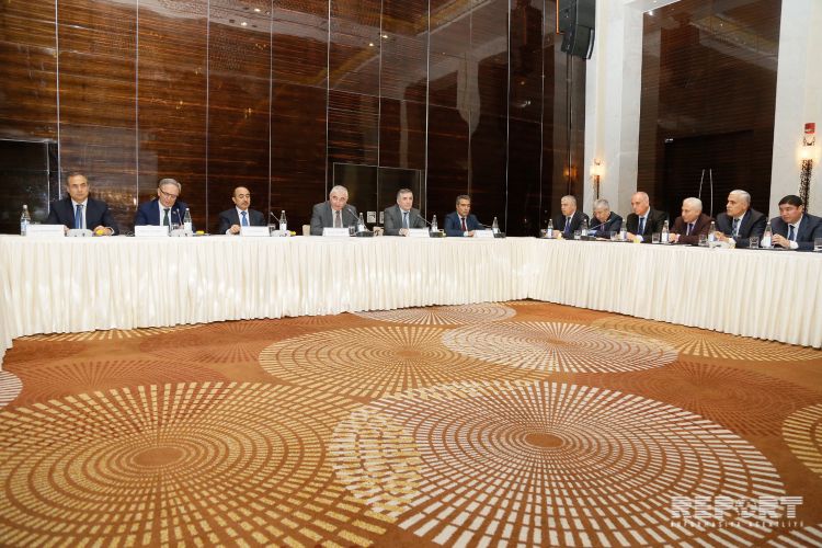 В Баку проходит семинар-совещание, посвященный роли и задачам СМИ в президентских выборах