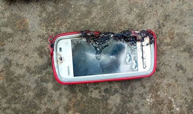 Смартфон Nokia взорвался во время разговора, убив его владелицу
