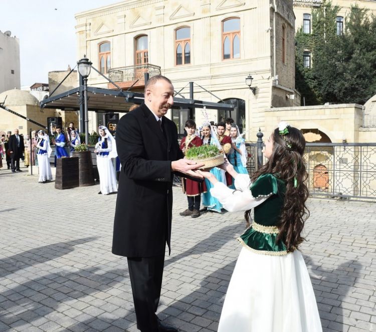 الرئيس إلهام علييف يشارك في احتفاليات عيد نيروز