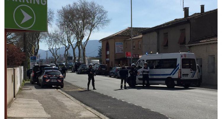 الداخلية الفرنسية: وفاة شرطي بدل نفسه مع رهينة