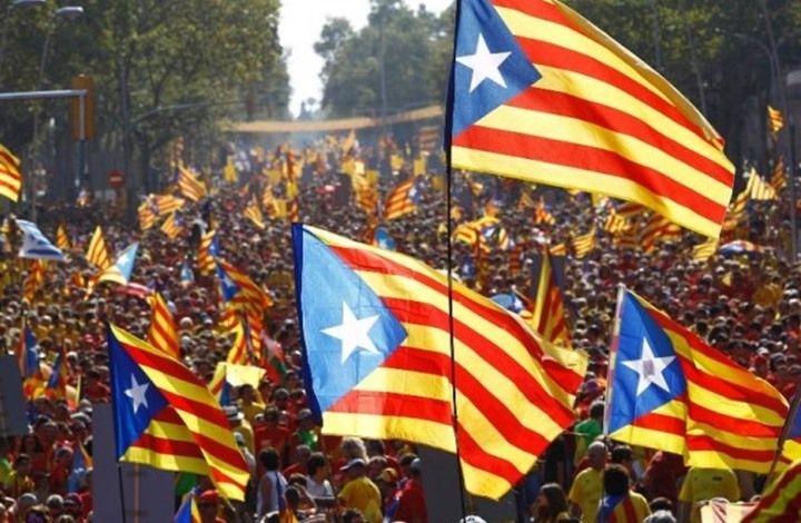 القضاء الإسباني يوقف المرشح لرئاسة كتالونيا وآخرين