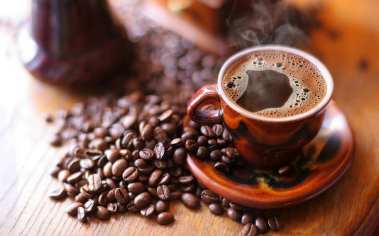 رغم منافعها.. خبراء يحذرون من جرعات القهوة الزائدة