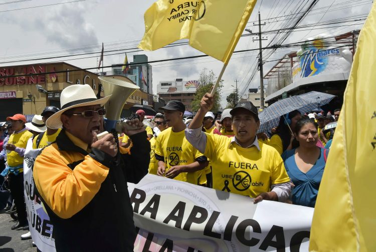 مظاهرات احتجاجية للسائقين فى الإكوادور ضد خدمة أوبر
