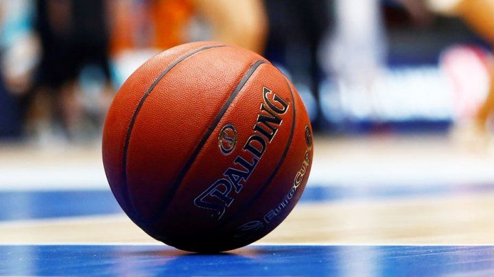 В США скончался баскетболист, потерявший сознание во время игры