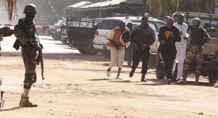 مقتل شخصين في هجوم مسلح على فندق في مالي