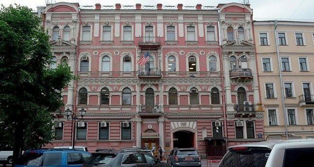 Россия высылает 60 американских дипломатов и закрывает генконсульство США в Петербурге