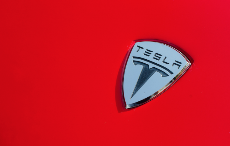Электрокар Tesla был на автопилоте в момент смертельного ДТП в Калифорнии