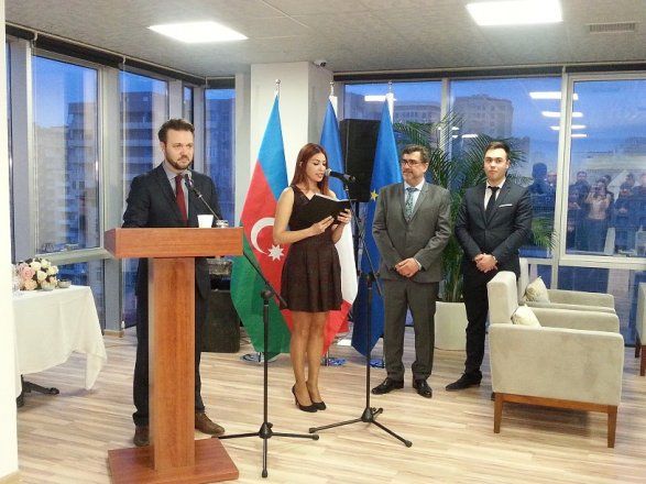 В Баку открылся французский визовый центр