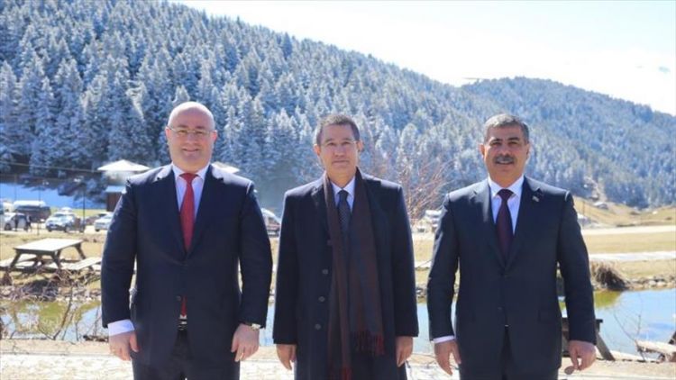 انطلاق اجتماع ثلاثي لوزراء دفاع تركيا وأذربيجان وجورجيا
