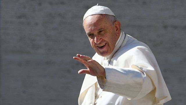 Папа Римский в пасхальном обращении пожелал мира Сирии и Украине