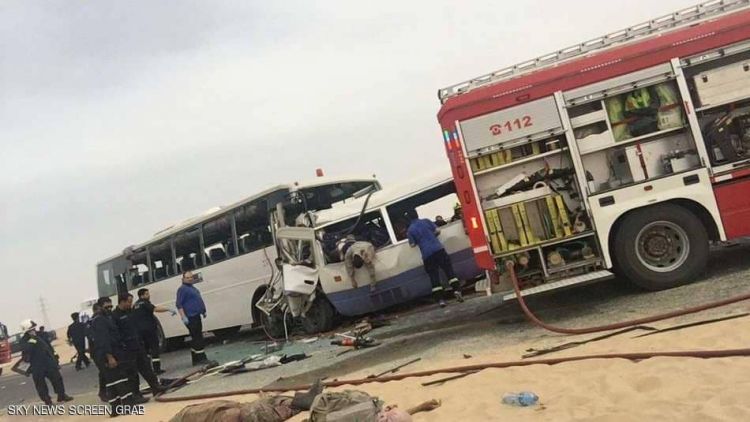 وفاة 15 شخصا جراء تصادم حافلتين بالكويت
