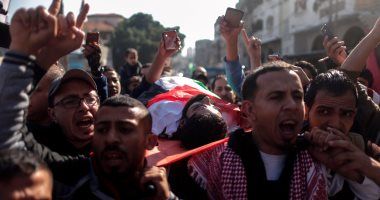استشهاد شاب فلسطينى من قطاع غزة متأثرا بجروح أصيب بها الجمعة الماضية