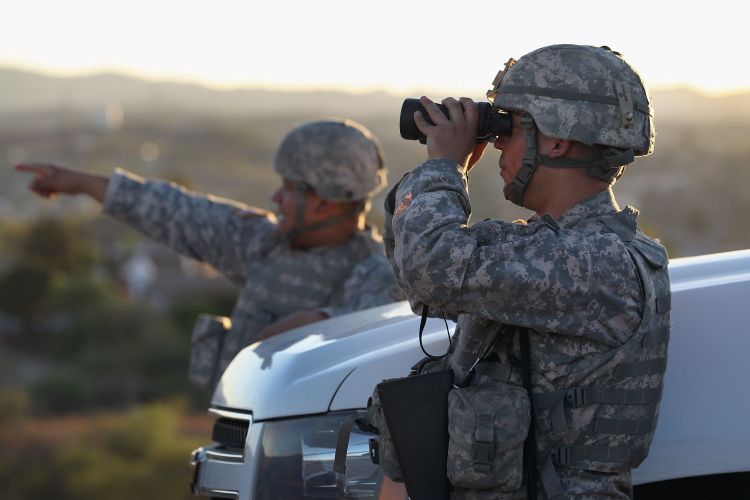 Аризона и Нью-Мексико направят военнослужащих на границу с Мексикой