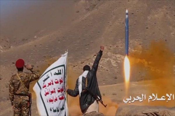 الجيش اليمني وحلفائه يكسرون زحفاً لمرتزقة الجيش السعودي على التباب الحمر في عسير