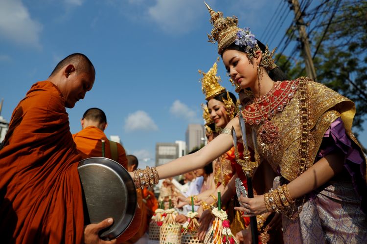 صور.. احتفالات فى بانكوك بمناسبة رأس السنة التايلاندية
