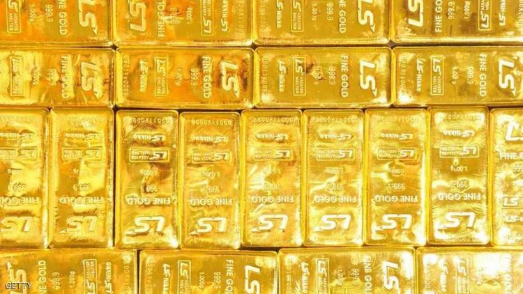 هبوط الذهب بفعل صعود الدولار ومبيعات لجني الأرباح