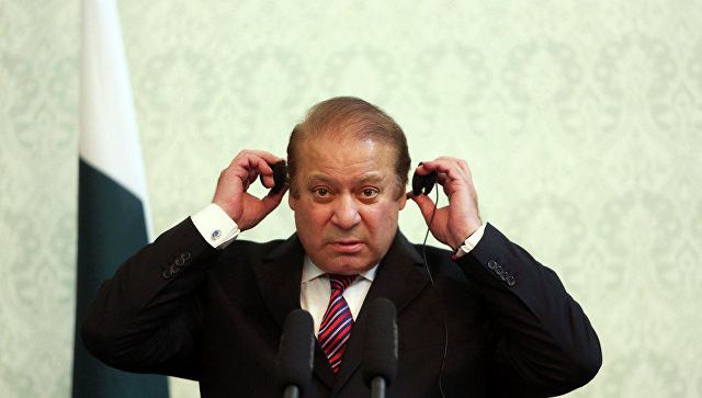Экс-премьеру Пакистана Шарифу пожизненно запретили заниматься политикой