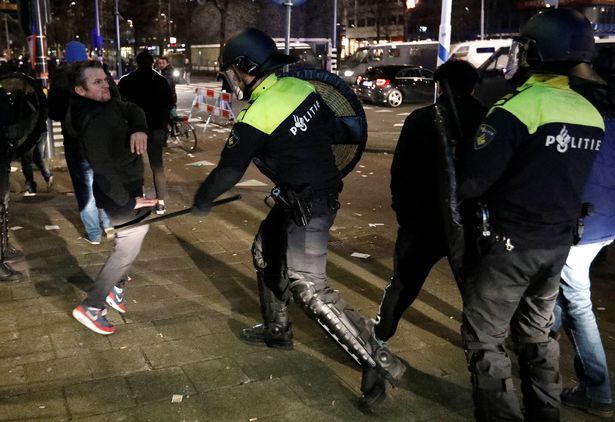 В Голландии на консульство Турции совершено нападение, задержаны 4 человека