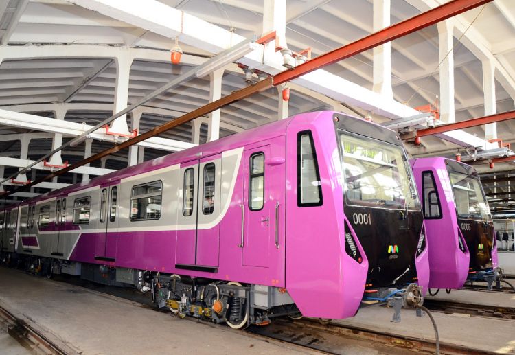 В Бакинском метро вводятся в эксплуатацию новые современные поезда