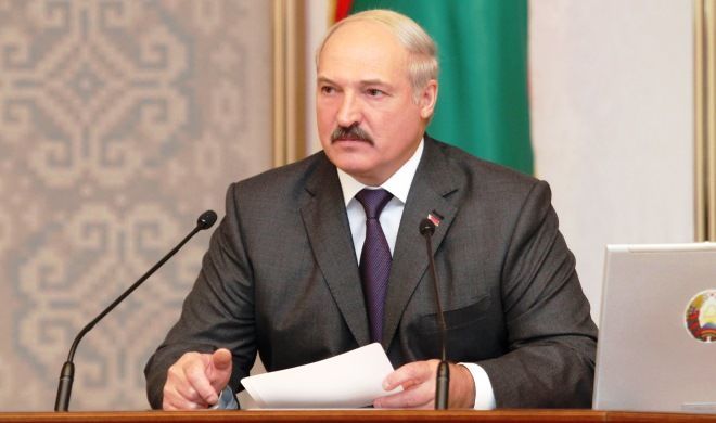 Lukaşenko İrəvana səsləndi "Hakimiyyəti dəyişmək asandır, amma..."