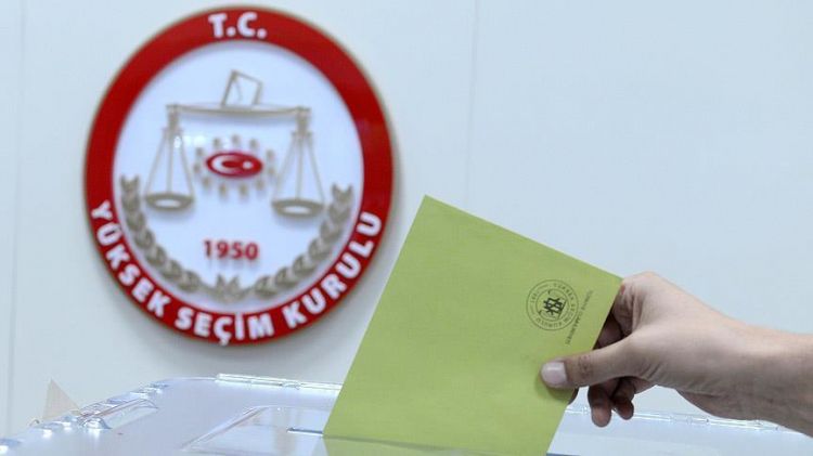 ربيع سياسي ساخن تشهده تركيا عقب تقديم موعد الانتخابات