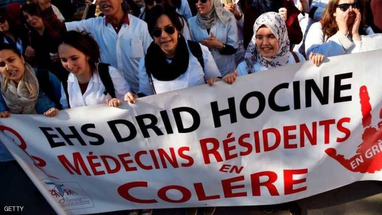 معركة الأطباء تصل ذروتها في الجزائر