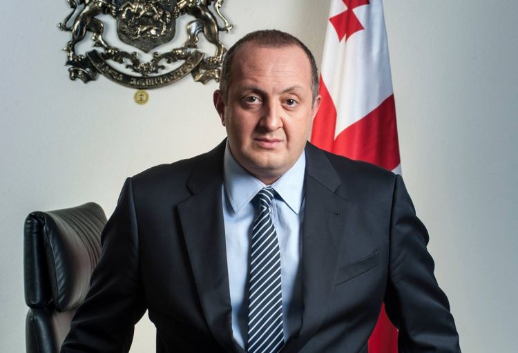 Президент Грузии покинул зал парламента из-за того, что ему не дали подискутировать с депутатами