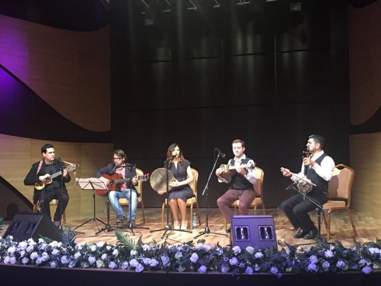 В Баку с аншлагом прошел концерт синтеза латиноамериканской музыки с мугамом