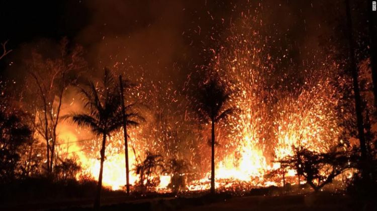 На Гавайях из-за извержения вулкана эвакуировали 1,7 тыс. человек