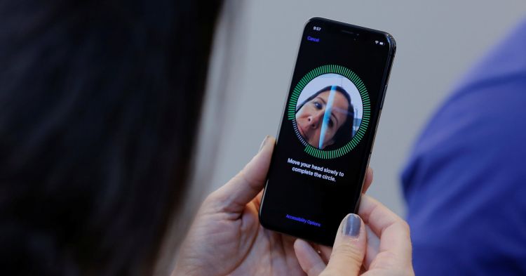 Продавцы заменят iPhone X на новый в случае неисправности Face ID