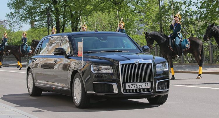 بوتين يبدل بالمرسيدس سيارة روسية جديدة