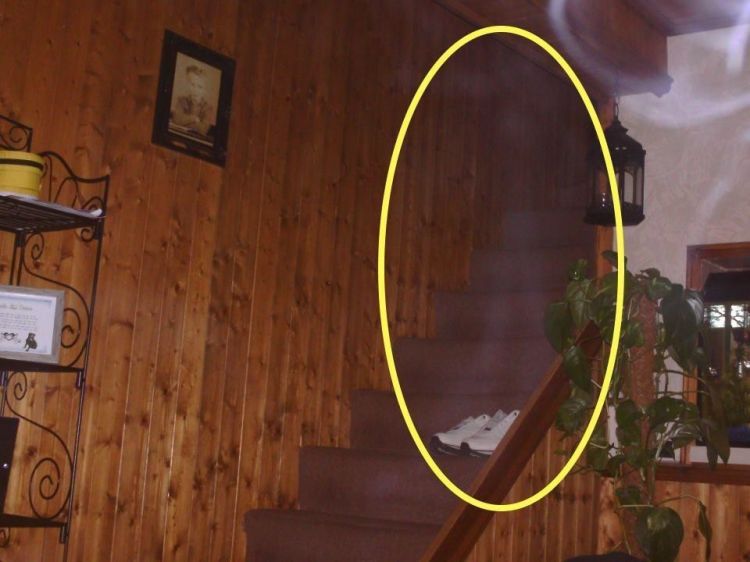 Призрак 6 лет пугал жителей этого дома, пока они не установили видеоловушки