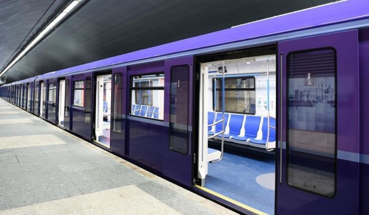 Bakıya daha bir yeni metro qatarı gətirildi