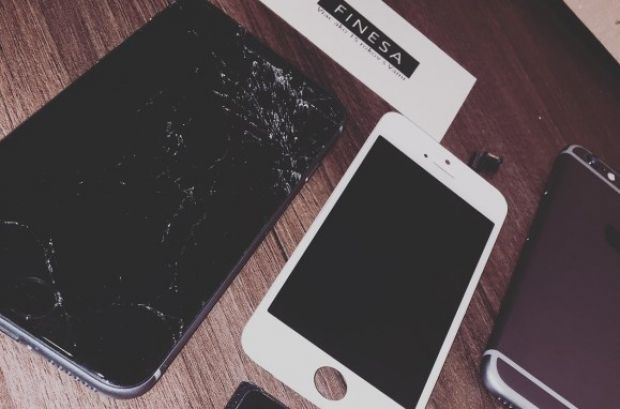 iPhone взорвался во время замены дисплея