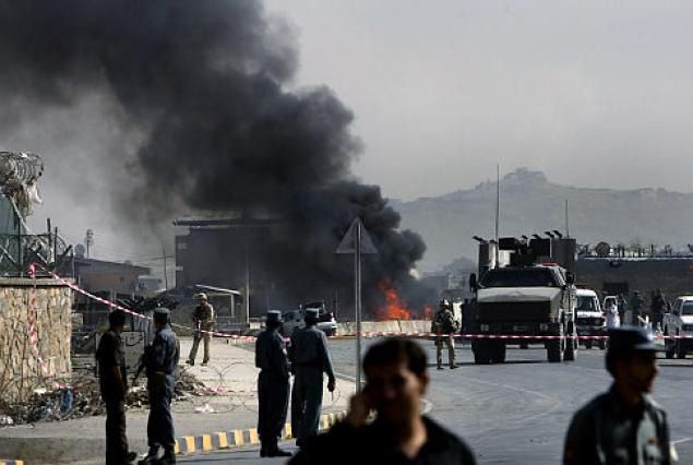 В Афганистане восемь человек погибли в результате взрывов на стадионе