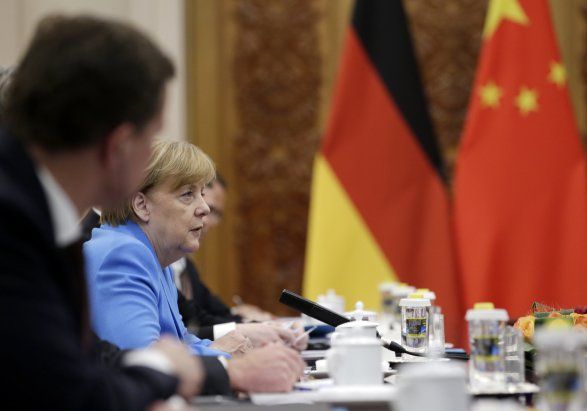 Меркель об уходе европейских компаний из Ирана
