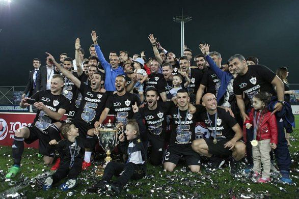 "Карабах" расстался с 9 футболистами Что будет с чемпионом?