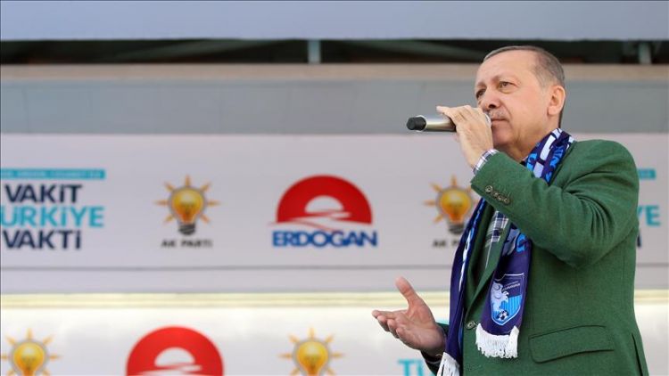 أردوغان يحث المواطنين على تحويل العملات إلى الليرة لـ"إفساد المؤامرة"