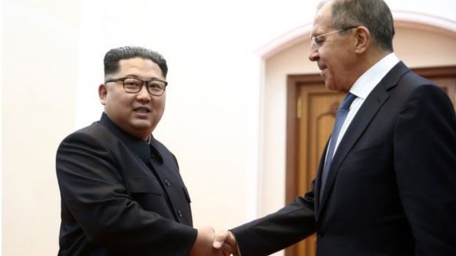 زعيم كوريا الشمالية يؤكد التزامه "الثابت" بإخلاء شبه الجزيرة الكورية من الأسلحة النووية "على مراحل"