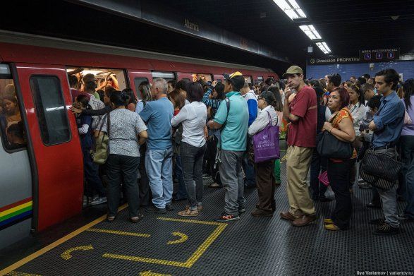 В Венесуэле метро стало бесплатным