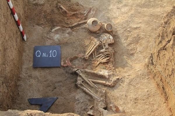 Ağsuda arxeoloji qazıntı: 25 qəbir tapıldı FOTO