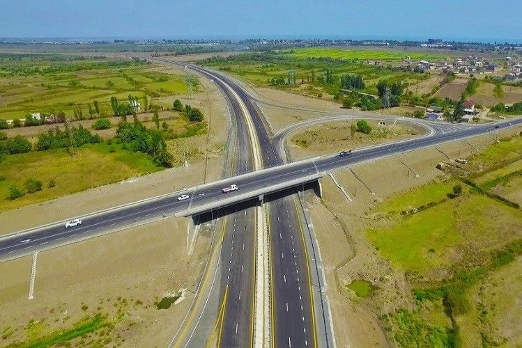 Азербайджан стал 36 в мире по качеству дорожной инфраструктуры