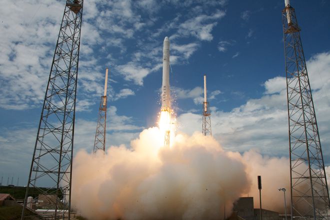 В США стартовала ракета-носитель Falcon 9