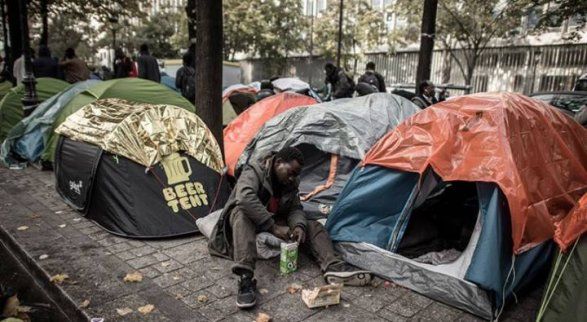 Центр Парижа зачистили от беженцев