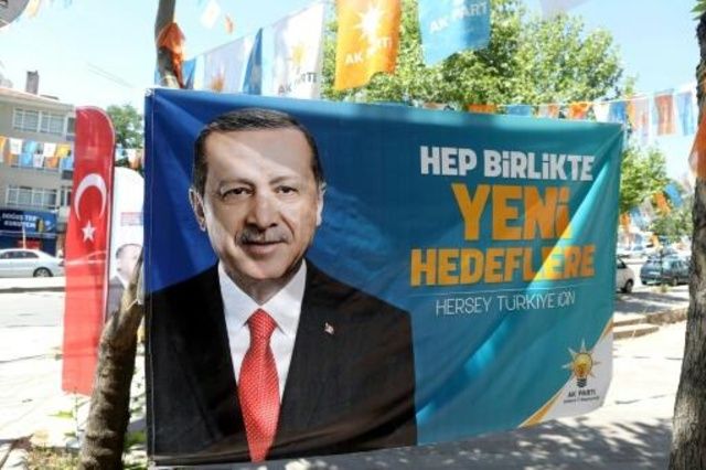 مقتل ثلاثة اشخاص بالرصاص في تركيا خلال زيارة نائب من الحزب الحاكم